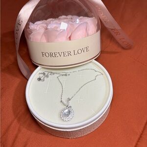 New! Sterling Silver 925 Necklace Flower Gift Box Included